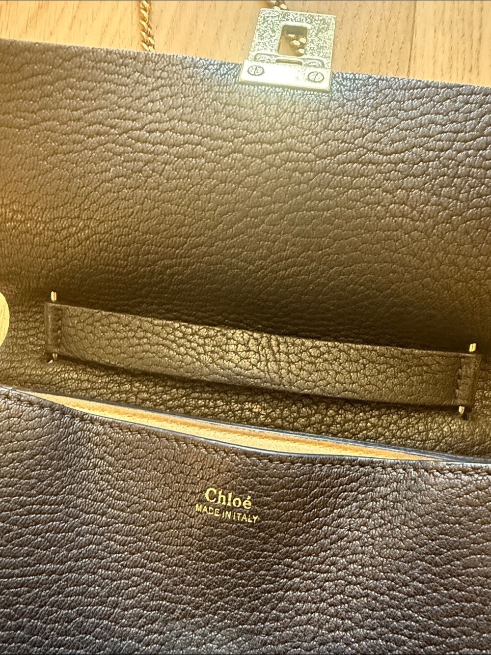 Chloe Small Drew Leather Crossbody Bag - Black - Picture 4 of 8